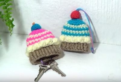Cupcake Crochet keycover 1