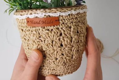 Crochet a Flower Pot holder 1