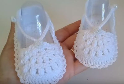 Crochet newborn baby booties 1