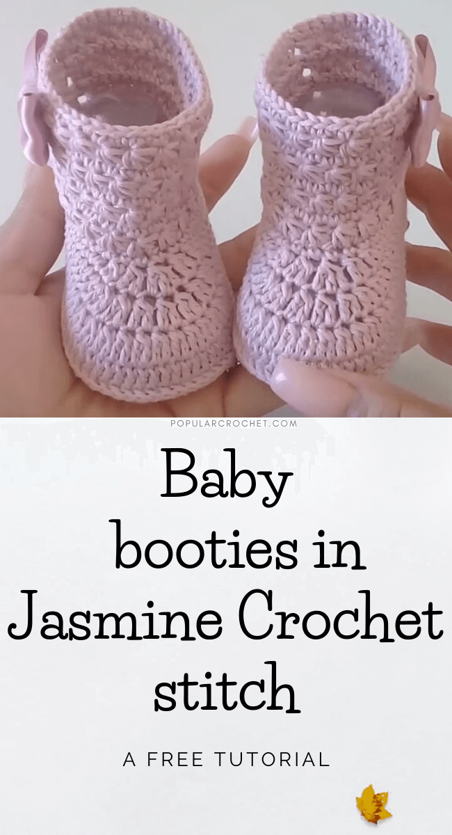 Baby booties in Jasmine Crochet stitch popularcrochet.com #popularcrochet #crochet #babybooties #jasminestitch #freecrochetpattern 