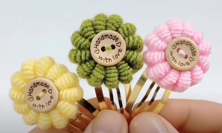 Crochet a Flower Hairclip 1